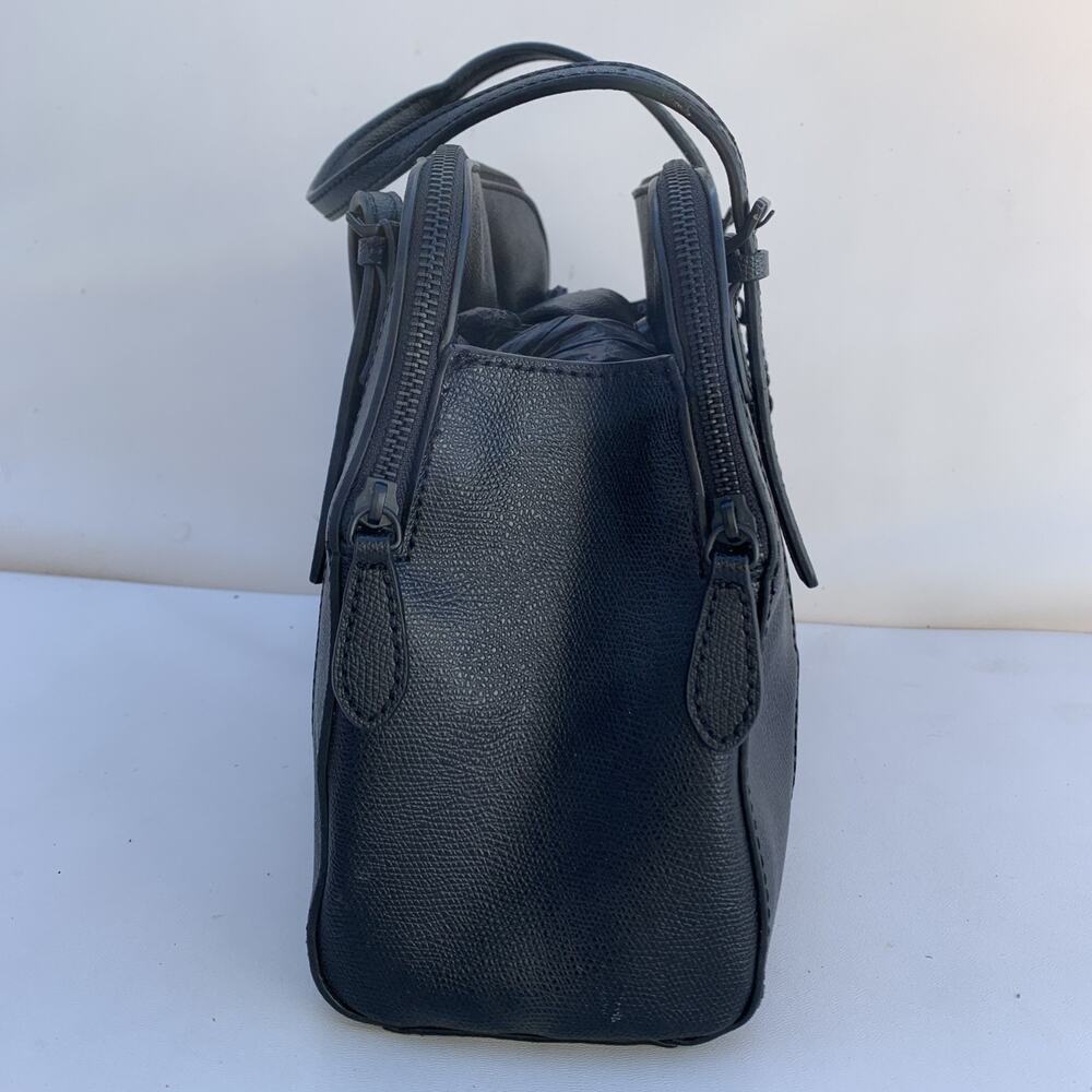 Guess Quilted Bag - Picture 3 of 7